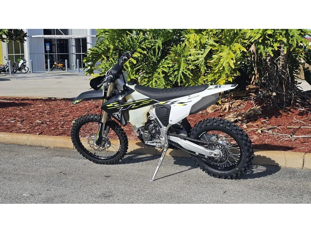 2026 Triumph Tf 250-c Jet Black/ Pure White