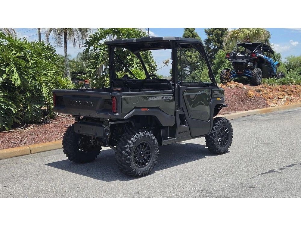 2026 Honda Pioneer 1000 Deluxe