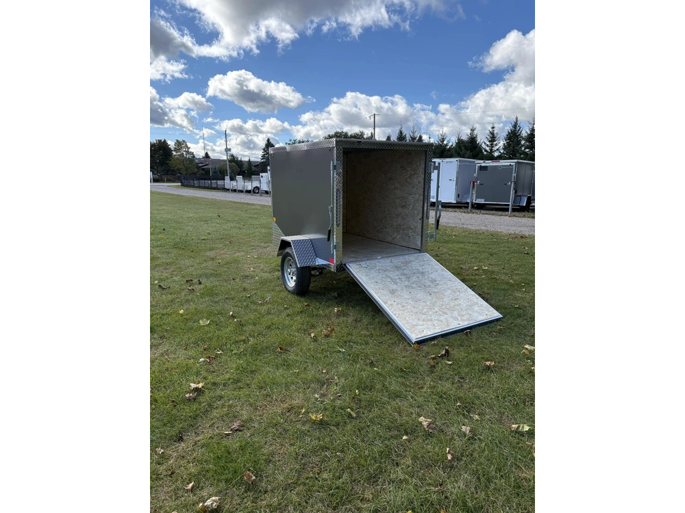 2027 Rhino Galvanized Enclosed 4' X 6' Sa Ramp