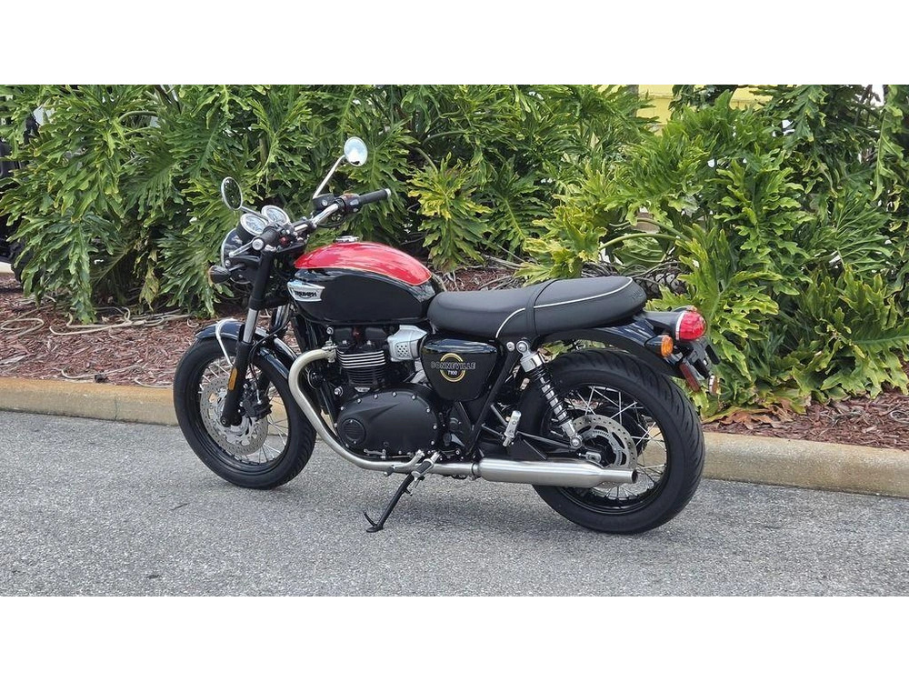 2026 Triumph Bonneville T100 Jet Black