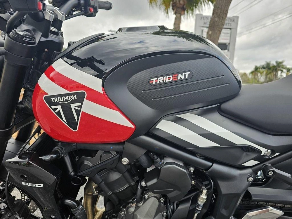 2025 Triumph Trident 660 Diablo Red/sapphire Black