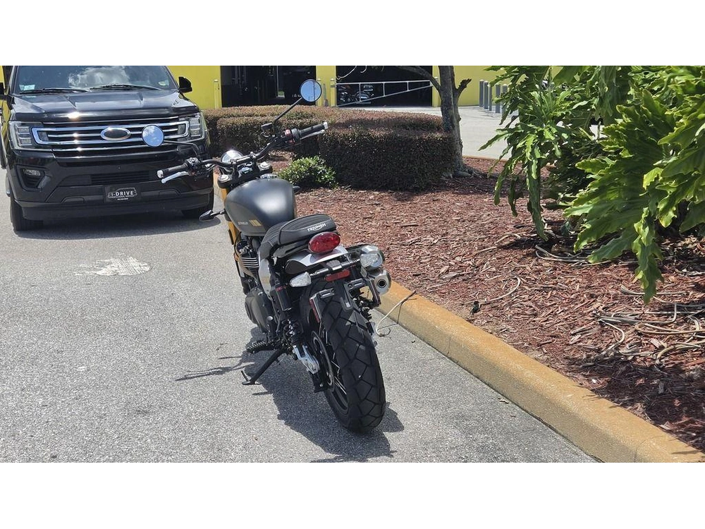 2026 Triumph Scrambler 900 Matt Khaki Green