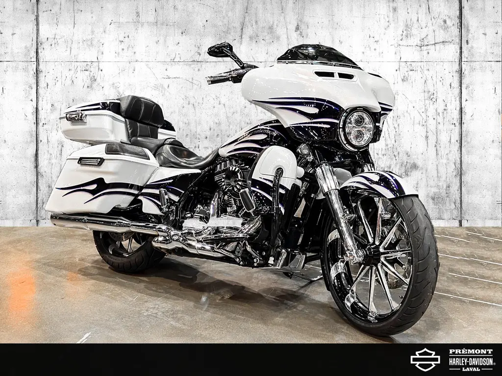 2016 Harley-Davidson CVO Street GlideFLHXSE