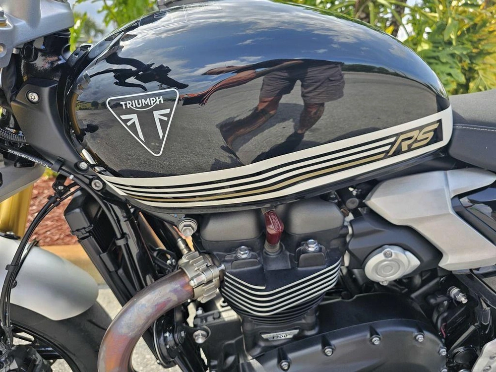 2025 Triumph Speed Twin 1200 Rs Sapphire Black