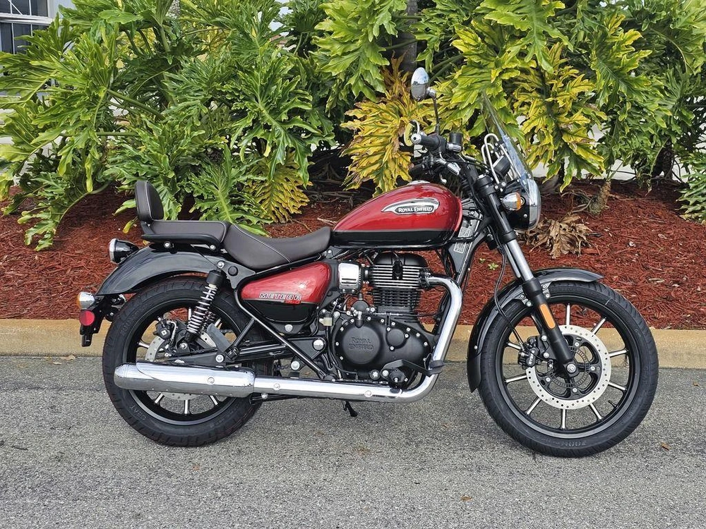 2024 Royal Enfield Meteor 350 Supernova Red