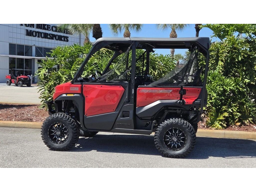 2026 Honda Pioneer 1000-5 Deluxe