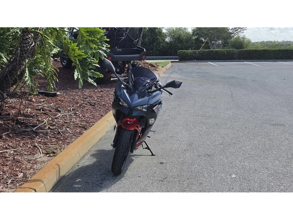 2026 Kawasaki Ninja® 500 Abs Metallic Matte Twilight Blue