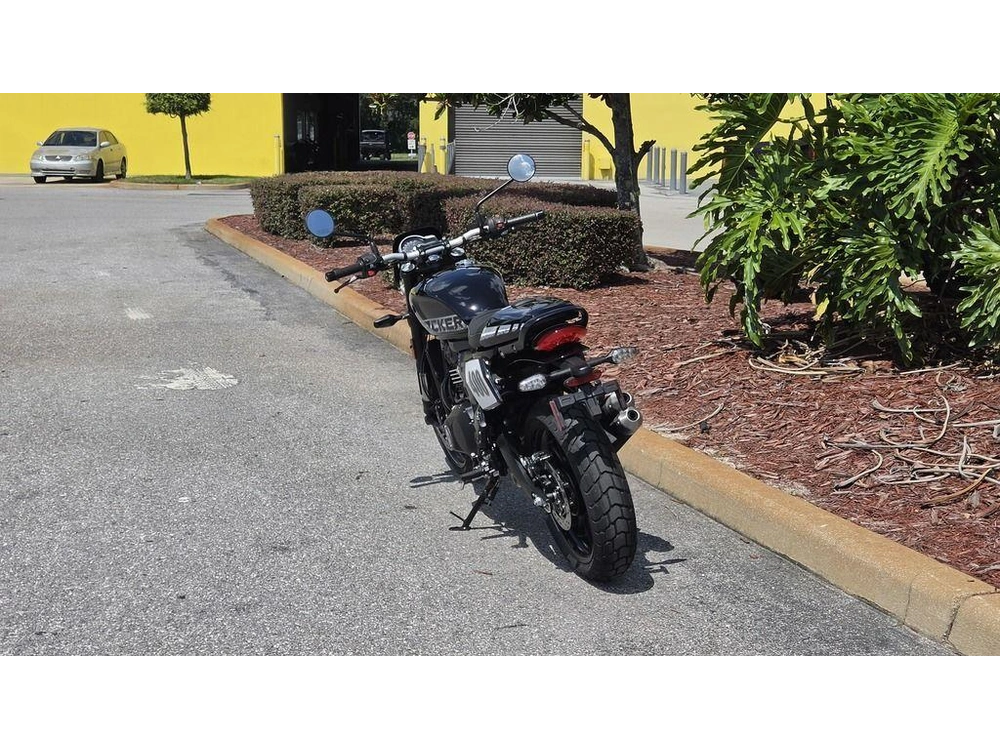 2026 Triumph Tracker 400 Phantom Black