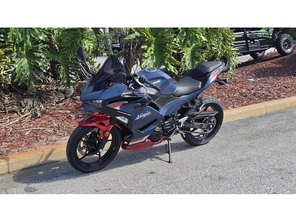 2026 Kawasaki Ninja® 500 Abs Metallic Matte Twilight Blue
