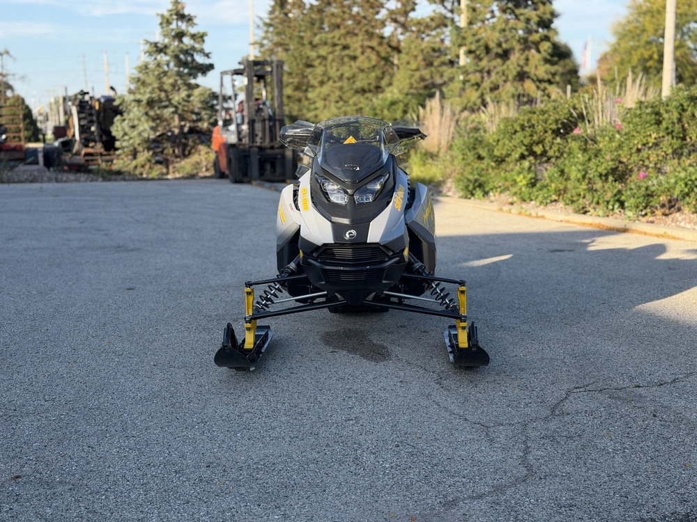2026 Ski-doo Mxz Adrenaline 600r E-tec 137 Grey