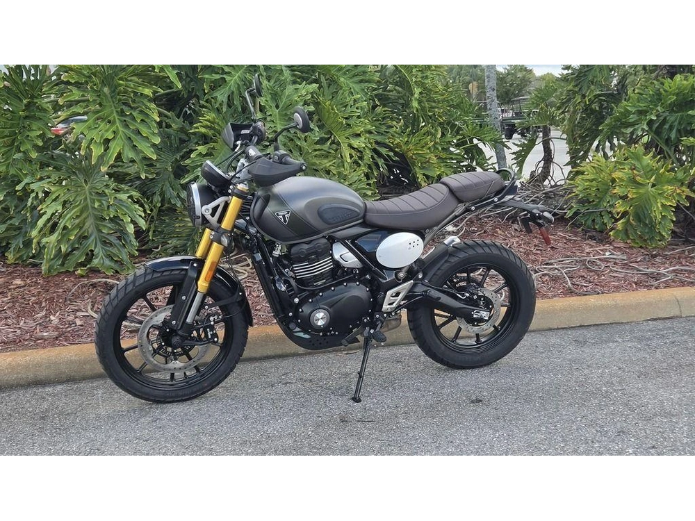2027 Triumph Scrambler 400 X Matte Pewtergrey/matte Khaki Green