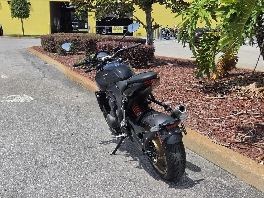 2026 Triumph Trident 800 Jet Black
