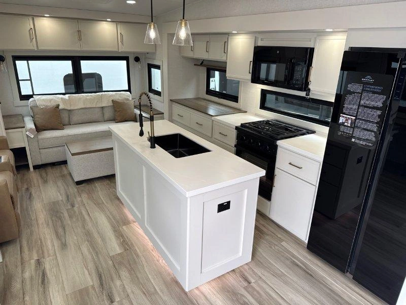 2027 Brinkley Model Z Z2900