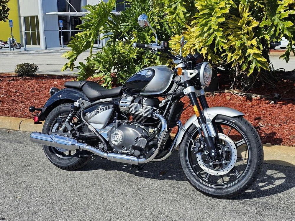 2024 Royal Enfield Super Meteor 650 Interstellar Grey
