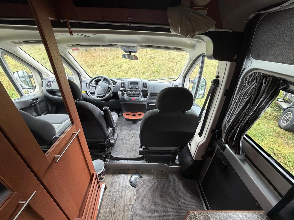 2018 Roadtrek Simplicity Srt