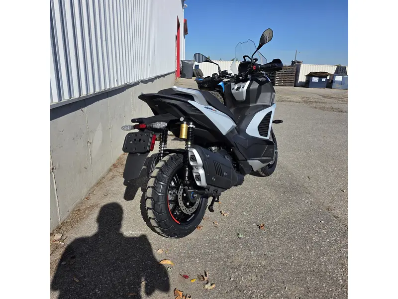 Aprilia SR GT 400 2027