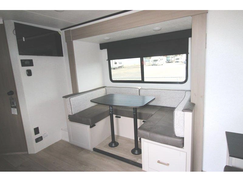 2027 Jayco Jay Feather 19mbs