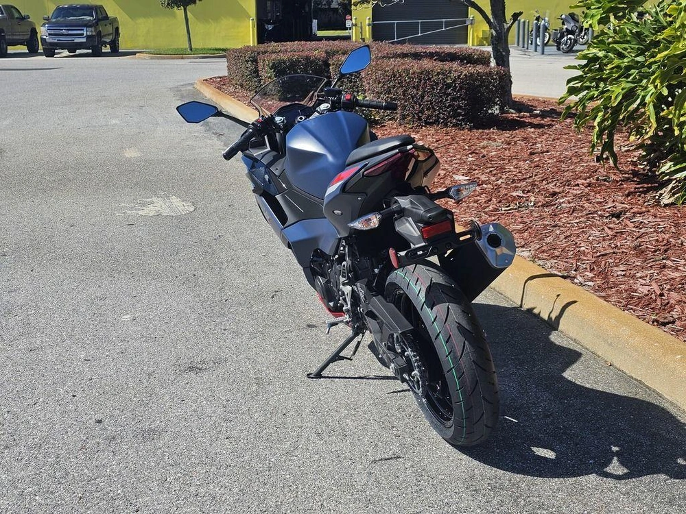 2026 Kawasaki Ninja® 500 Abs Metallic Matte Twilight Blue