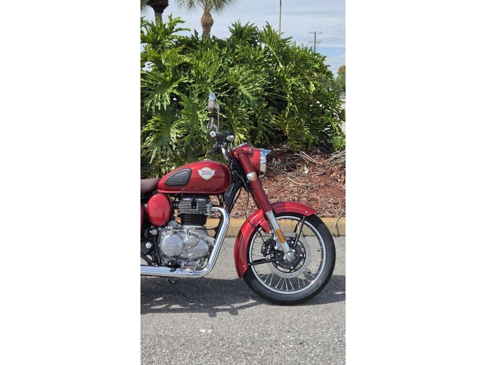 2027 Royal Enfield Classic 350 Madras Red