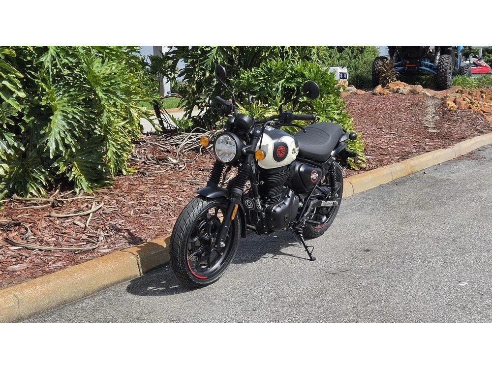 2027 Royal Enfield Hunter 350 Tokyo Black
