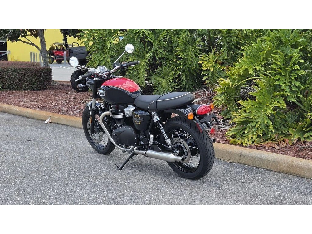 2026 Triumph Bonneville T100 Jet Black
