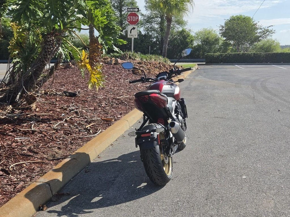 2026 Triumph Trident 800 Carnival Red