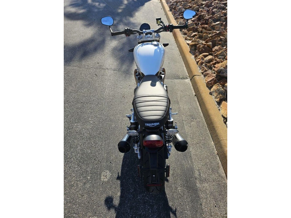 2025 Triumph Speed Twin 1200 Crystal White/sapphire Black