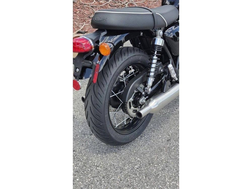 2026 Triumph Bonneville T100 Jet Black