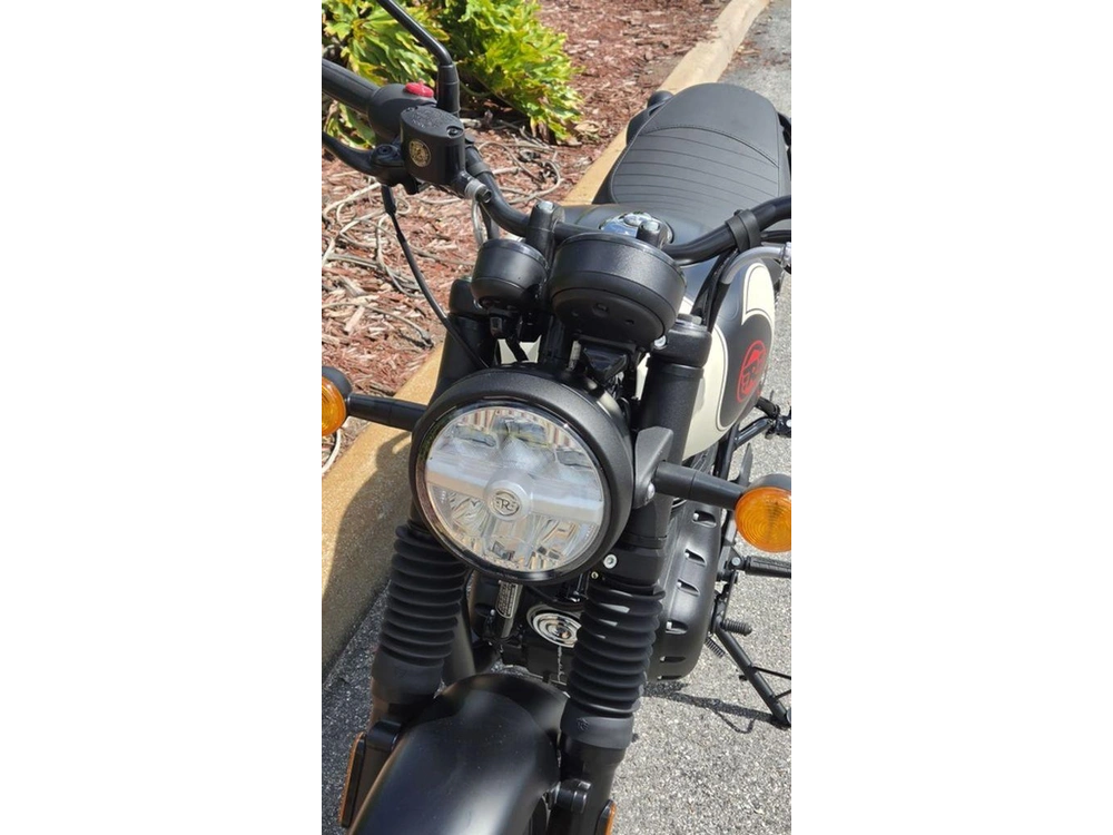 2027 Royal Enfield Hunter 350 Tokyo Black