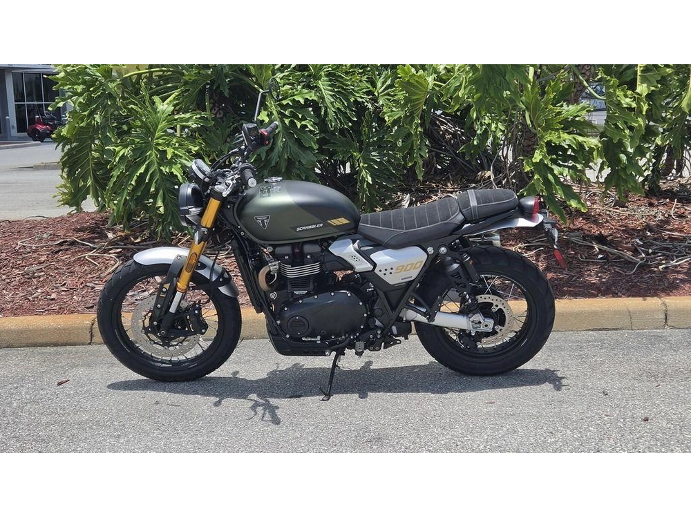 2026 Triumph Scrambler 900 Matt Khaki Green