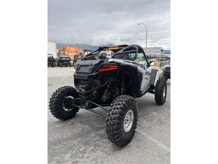 2026 Polaris Rzr Pro R Ultimate - Ghost White Metallic alt