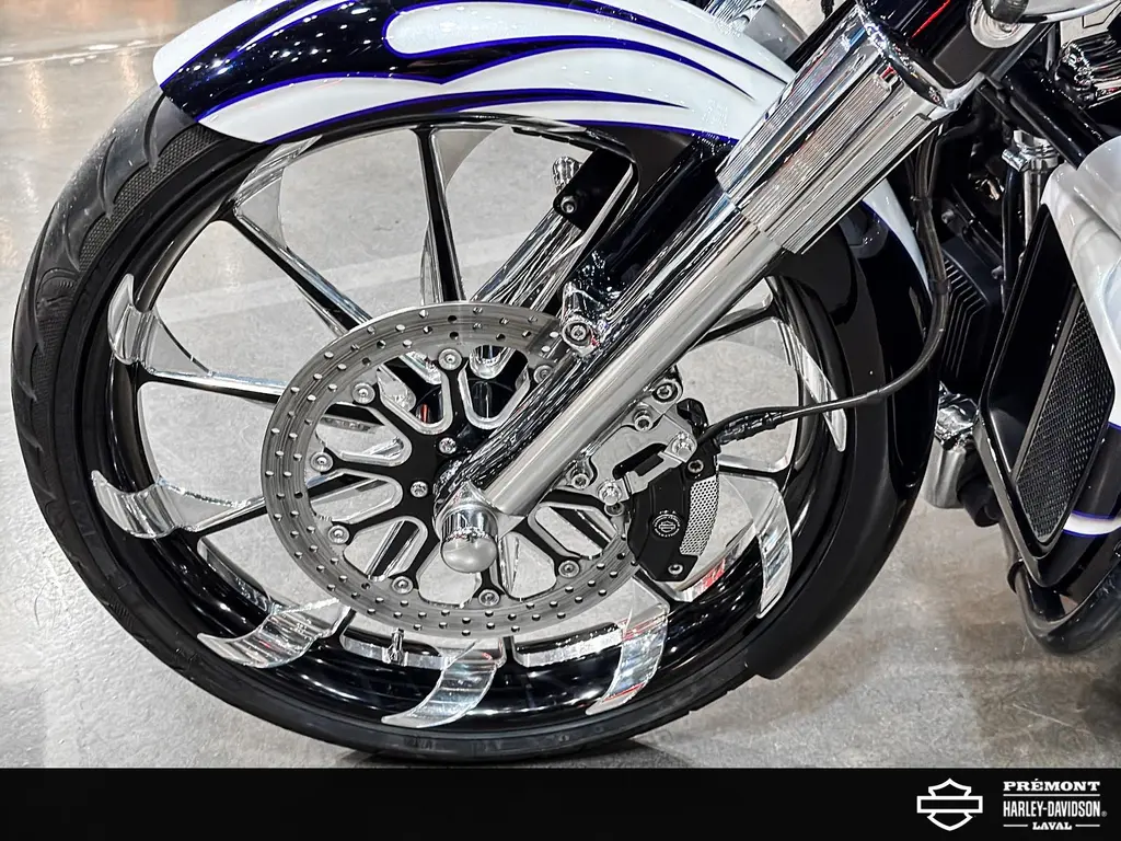 2016 Harley-Davidson CVO Street GlideFLHXSE