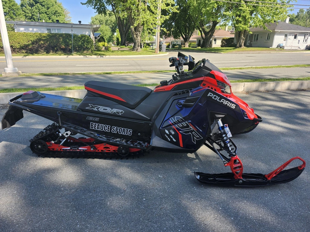 2025 Polaris Patriot 9r Indy Xcr 136 Motoneige Sentier Performance Agressive Haute Vitesse Sport 2 Temps Puissance Pilotage Sportif Damé Racing Impeccable Mxz X-rs Renegade Zr Sidewinder alt