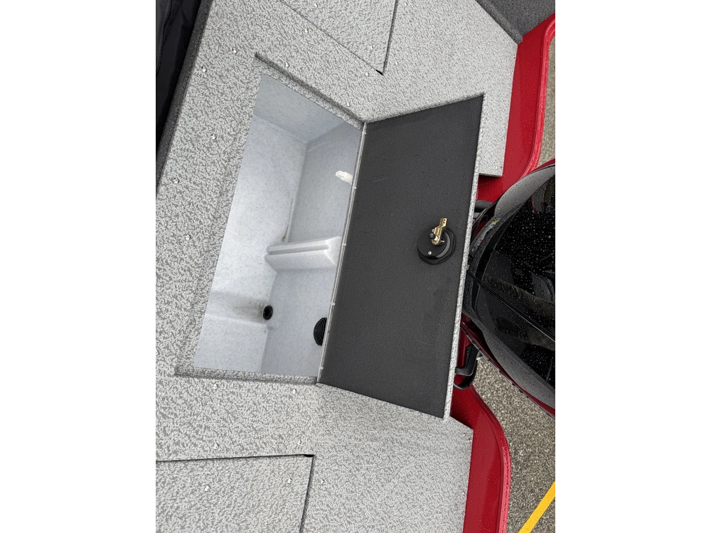 Crestliner 1850 Hawk Wt Jumpseat 2027