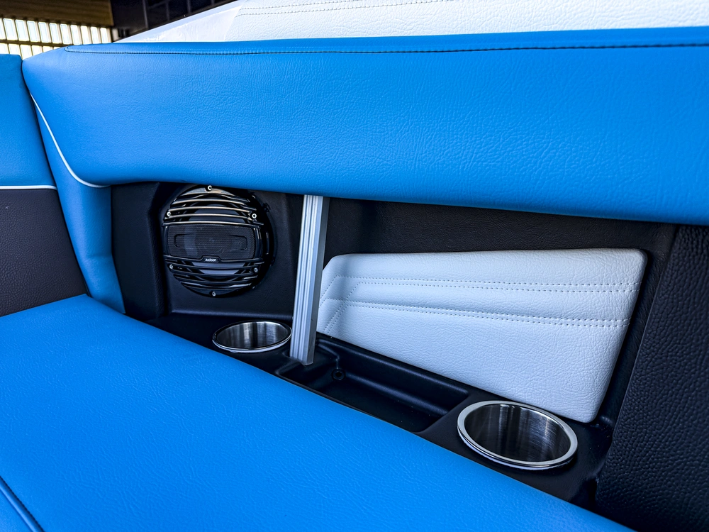 2027 Atx Surf Boats 22 Type-s alt