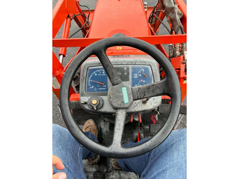 Kubota B2400 1997