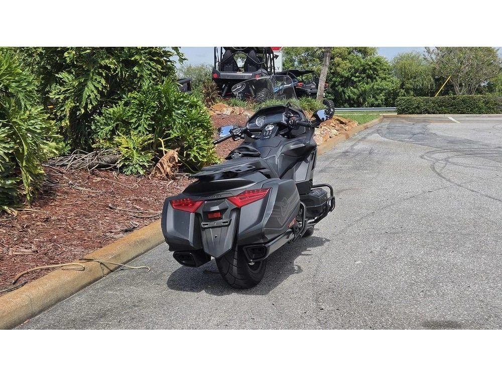 2025 Honda Gold Wing 50th Anniversary Dct