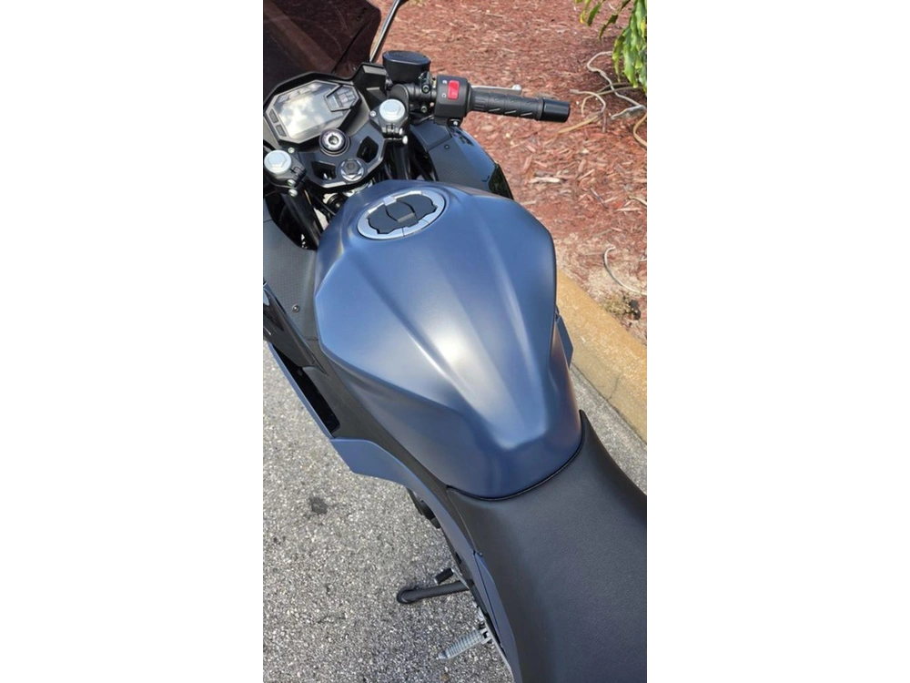 2026 Kawasaki Ninja® 500 Abs Metallic Matte Twilight Blue