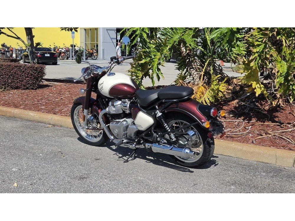 2026 Royal Enfield Classic 650 Vallam Red