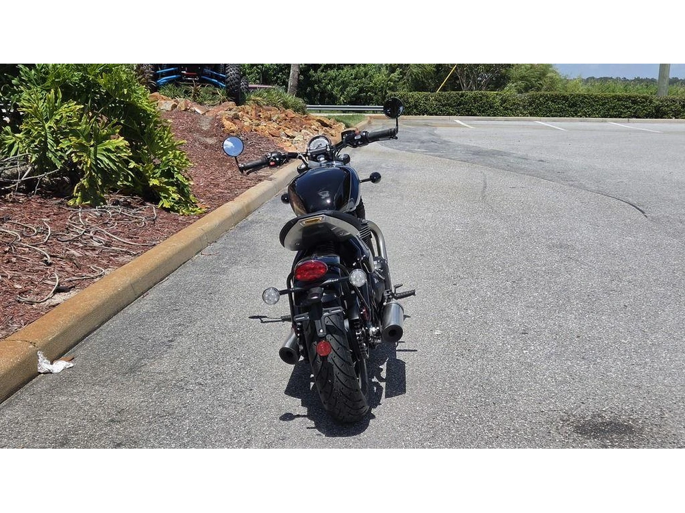 2026 Triumph Bonneville Bobber Interstellar Blue