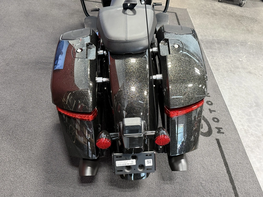 2026 Indian Motorcycle Challenger Dark Horse 112