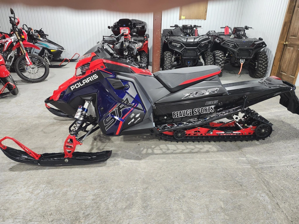 2025 Polaris Patriot 9r Indy Xcr 136 Motoneige Sentier Performance Agressive Haute Vitesse Sport 2 Temps Puissance Pilotage Sportif Damé Racing Impeccable Mxz X-rs Renegade Zr Sidewinder alt