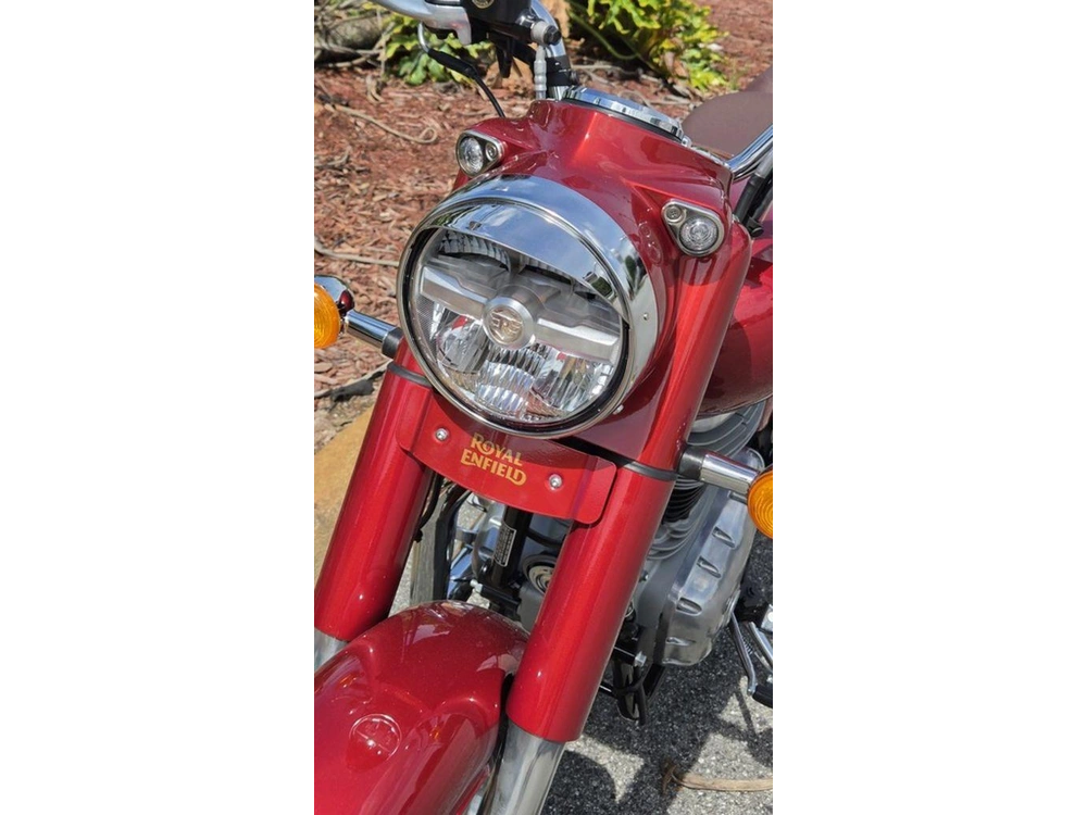 2027 Royal Enfield Classic 350 Madras Red