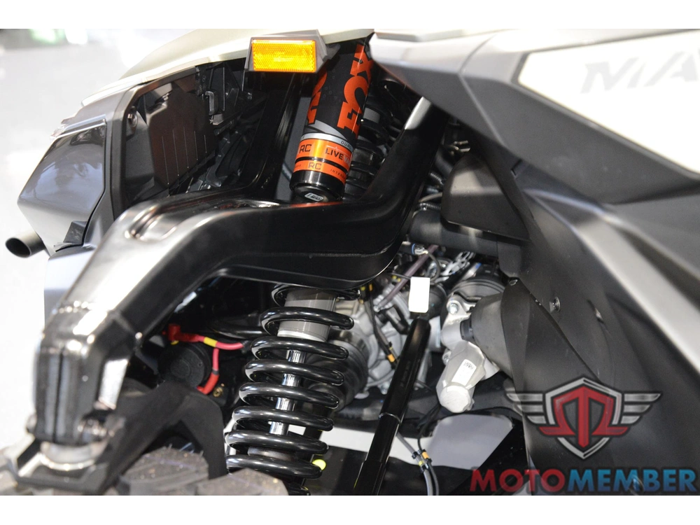 2027 Can-am Maverick R X Rc With Smart-shox 999t Dct