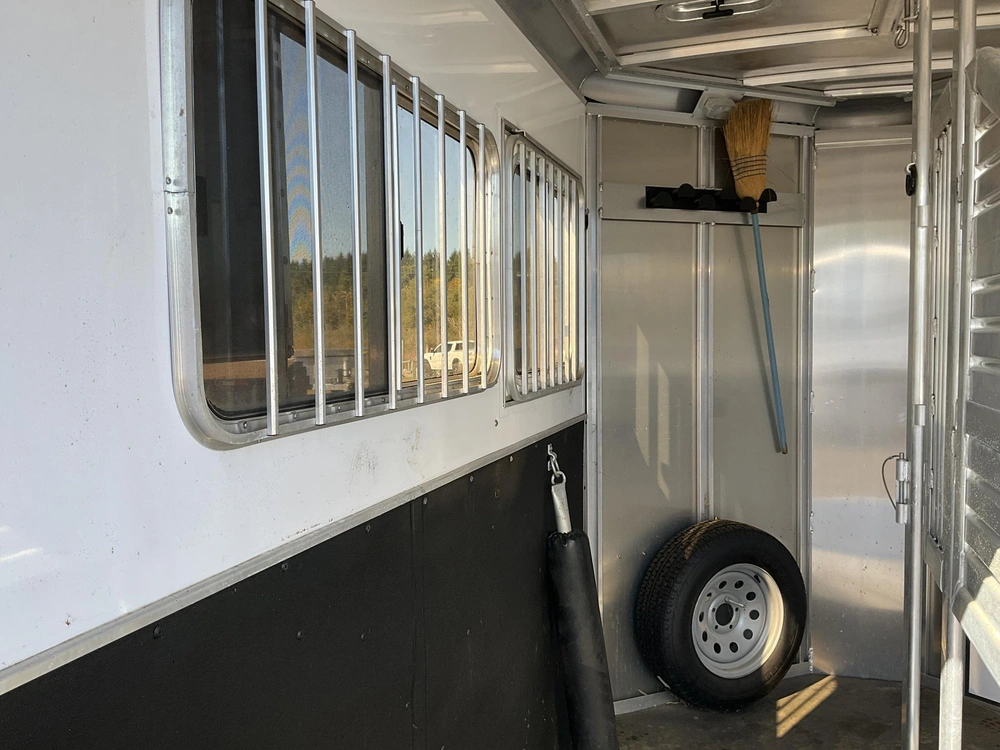 2011 Featherlite 2 Horse Straight Load 6'6"x11 Model 9407 Aluminum Horse Trailer alt