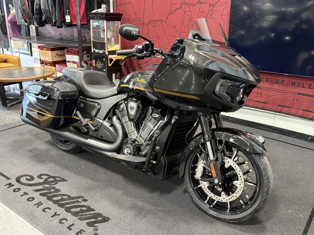 2026 Indian Motorcycle Challenger Dark Horse 112
