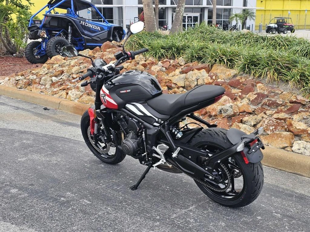 2025 Triumph Trident 660 Diablo Red/sapphire Black