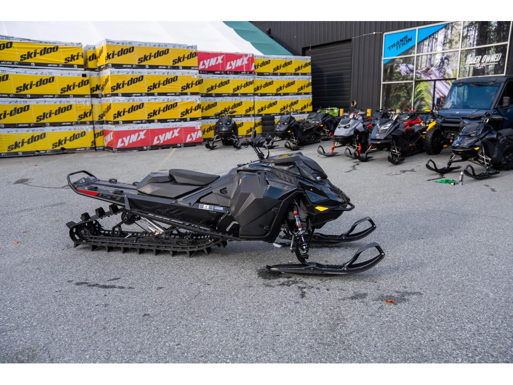 2025 Ski-doo Summit Expert 154 3" 850 Etec 10.25 Screen With Shot (black)