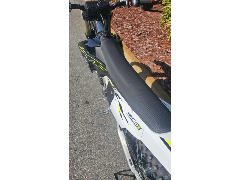 2026 Triumph Tf 450-x Jet Black/pure White