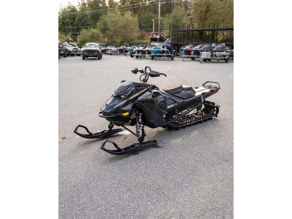 2025 Ski-doo Summit Expert 154 3" 850 Etec 10.25 Screen With Shot (black)